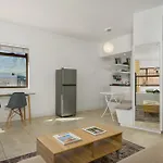 1 Hillendale
