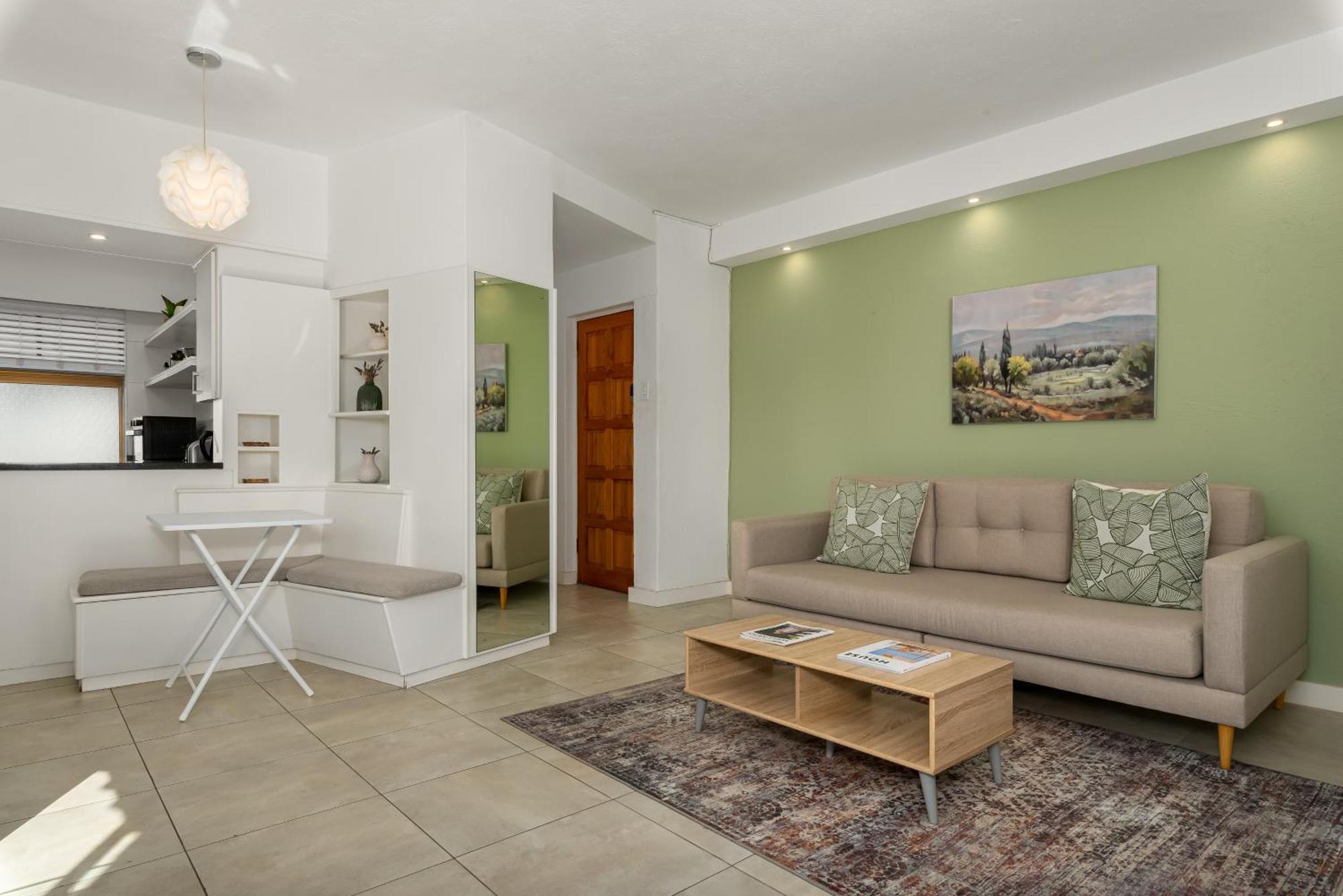 1 Hillendale * Cape Town