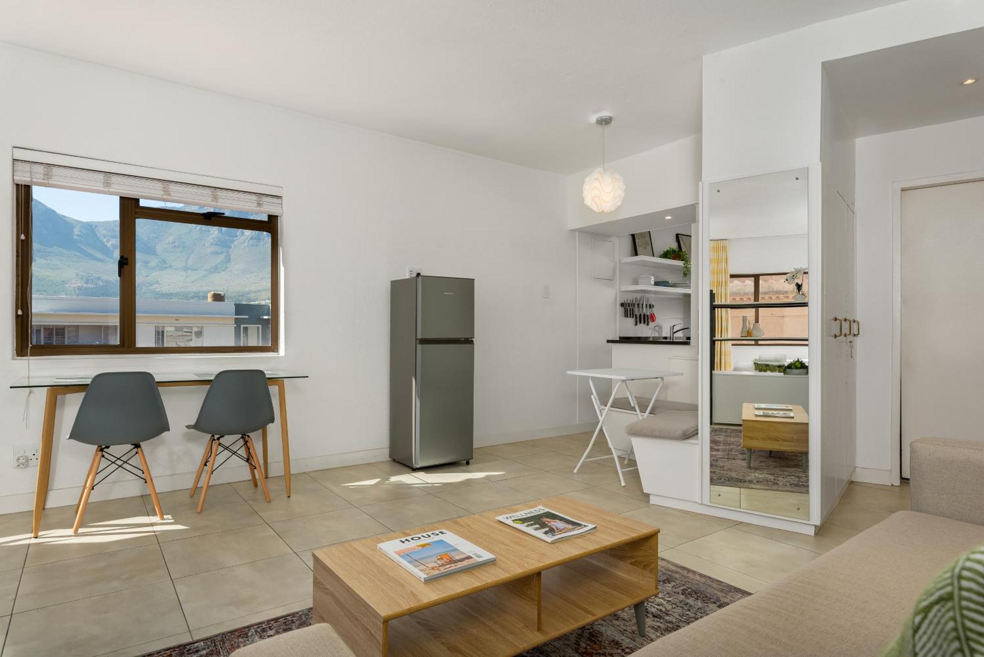 1 Hillendale *