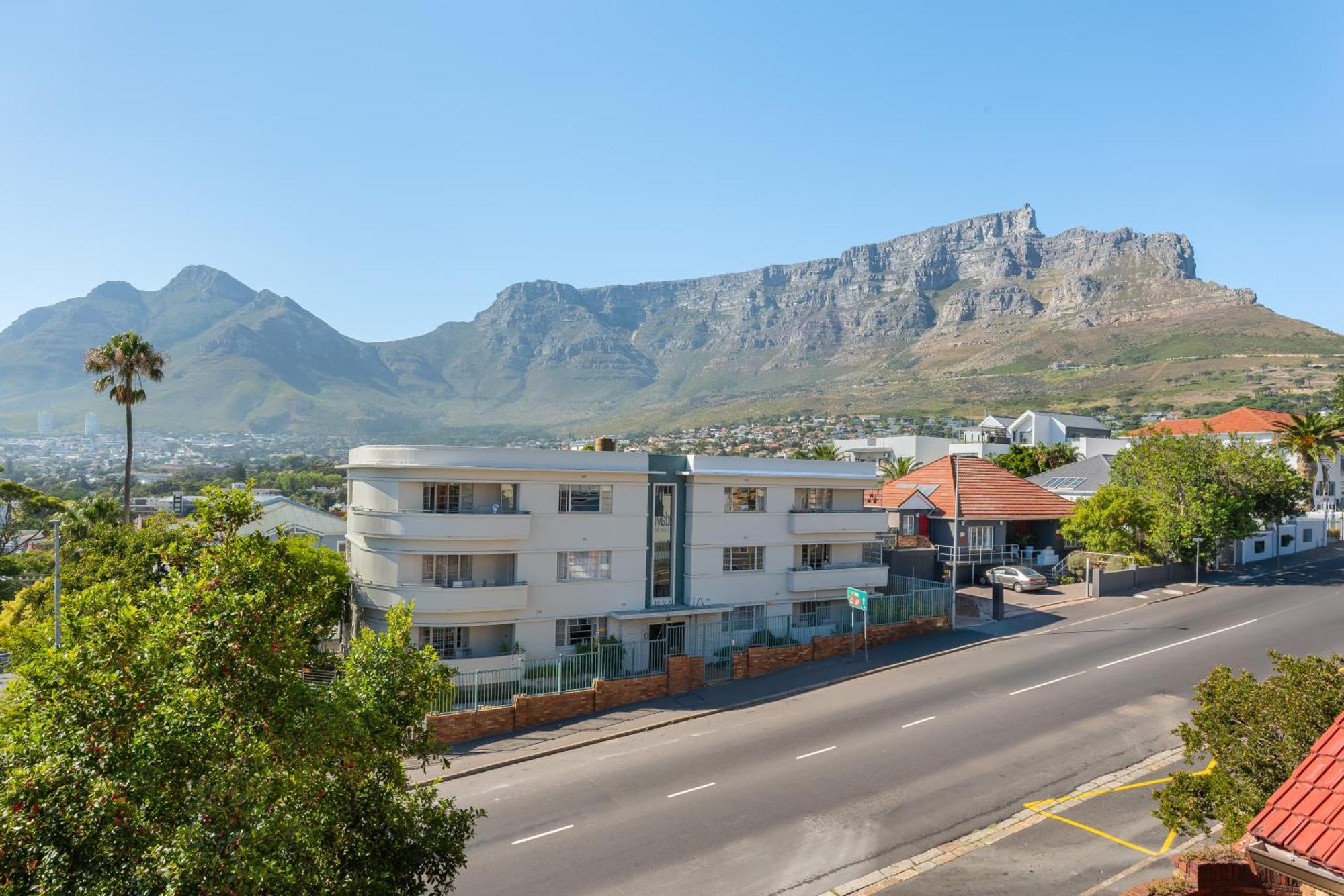 Apartment 1 Hillendale Cape Town